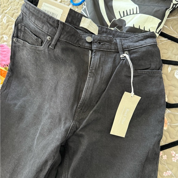 Everlane Curvy Cheeky Jean - Picture 8 of 8